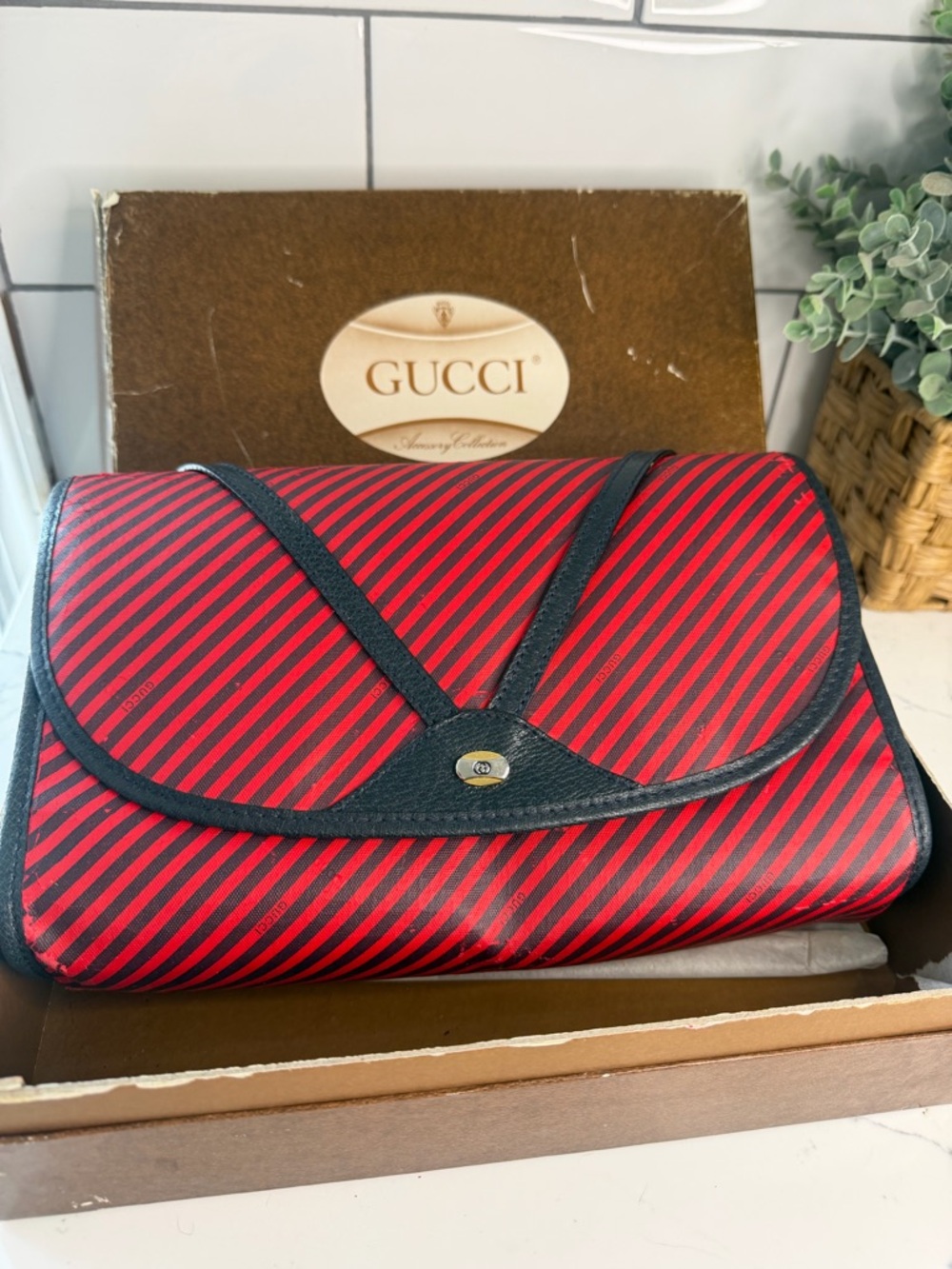 Gucci clutch (Vintage 1970’s) (display piece)